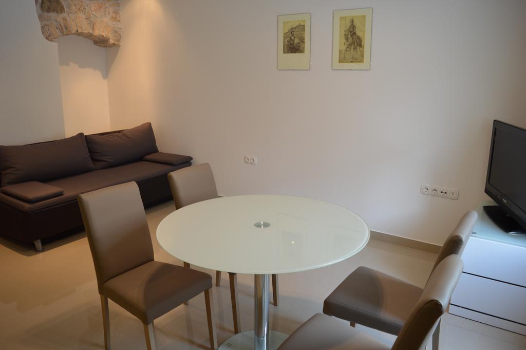 Mila Apartment ซินย์ ภายนอก รูปภาพ